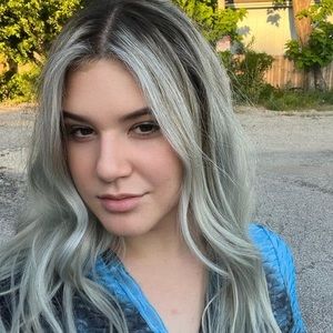 Meet your Posher, Stephany